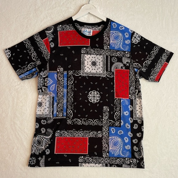 Fresh Prints of BelAir Bandana Print T-Shirt SIZE LARGE - Picture 1 of 9